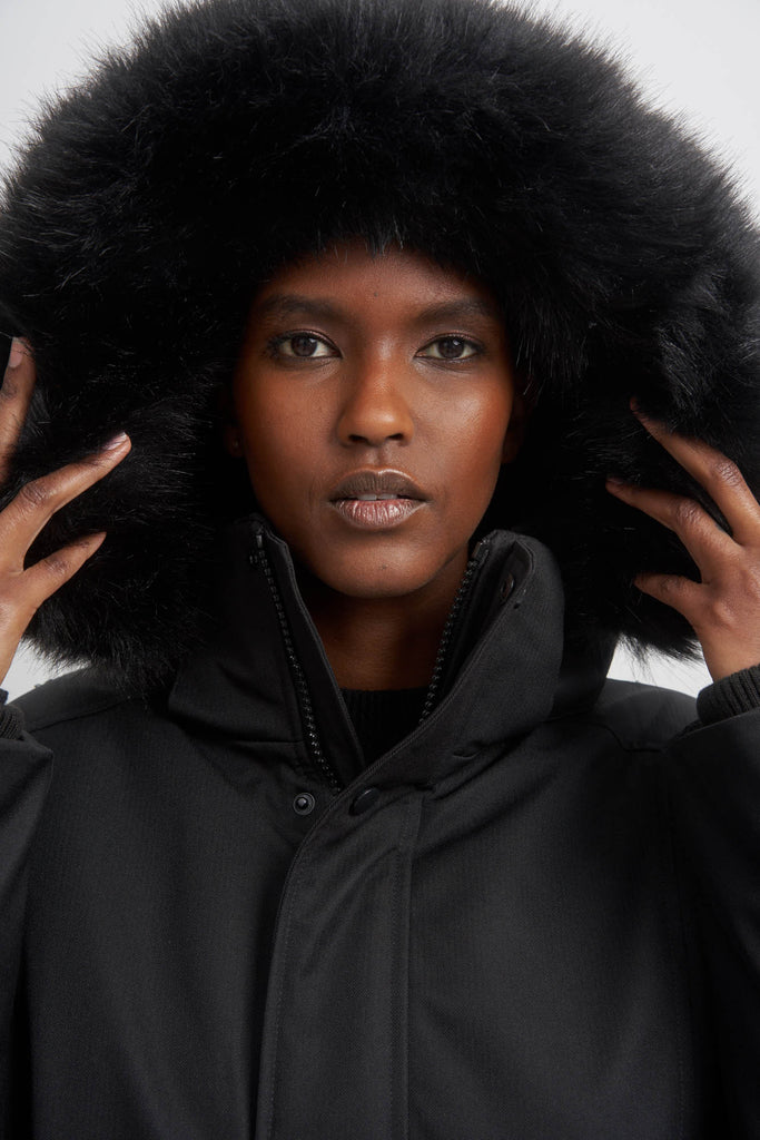 Long black parka 2025